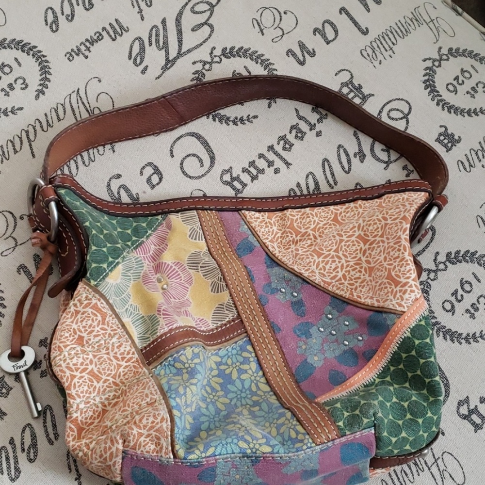 Fossil purse